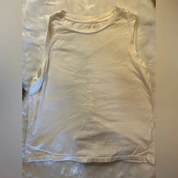 GAP Tie Back Tank - Picture 1 of 4